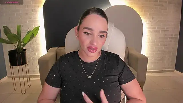 Snapshot of NovaSpencer chatting on 12/16/25, 07:52 NovaSpencer online show from 12/16/25, 07:52