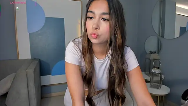 Snapshot of VeronicaBlue chatting on 06/29/26, 10:10 VeronicaBlue online show from 06/29/26, 10:10