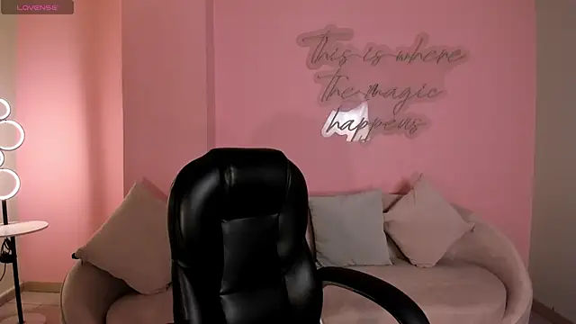 NataliaGaret online show from 12/20/25, 01:45