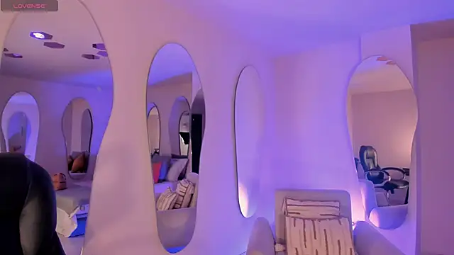 AyshelBrown online show from 10/17/25, 04:37