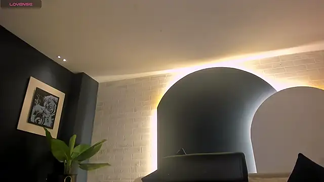 Snapshot of LizzCooper chatting on 10/30/25, 04:14 LizzCooper online show from 10/30/25, 04:14