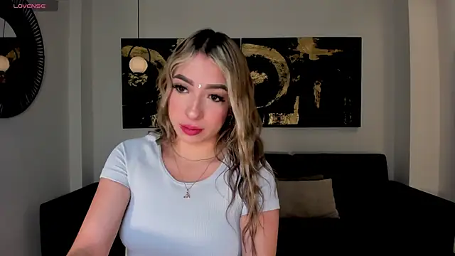 Snapshot of LizzCooper chatting on 11/08/25, 07:34 LizzCooper online show from 11/08/25, 07:34