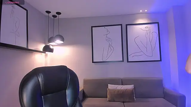 Snapshot of LizzCooper chatting on 11/20/25, 04:12 LizzCooper online show from 11/20/25, 04:12