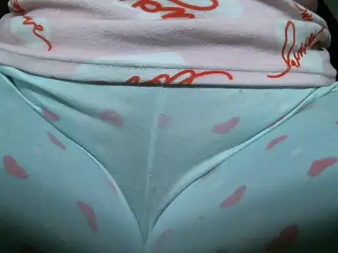 Snapshot of Darkplay_extreme chatting on 12/19/25, 01:40 Darkplay extreme online show from 12/19/25, 01:40