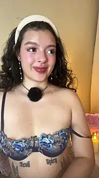 Snapshot of AriaHeavenss chatting on 11/04/25, 12:32 AriaHeavenss online show from 11/04/25, 12:32