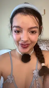 Snapshot of AriaHeavenss chatting on 11/15/25, 01:14 AriaHeavenss online show from 11/15/25, 01:14