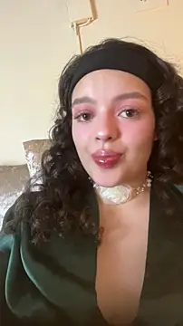 Snapshot of AriaHeavenss chatting on 11/19/25, 01:27 AriaHeavenss online show from 11/19/25, 01:27