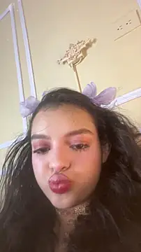 Snapshot of AriaHeavenss chatting on 11/21/25, 12:21 AriaHeavenss online show from 11/21/25, 12:21