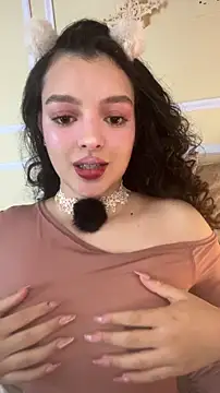 Snapshot of AriaHeavenss chatting on 11/22/25, 12:31 AriaHeavenss online show from 11/22/25, 12:31