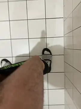 Snapshot of Dicksxd chatting on 04/03/26, 06:33 Dicksxd online show from 04/03/26, 06:33