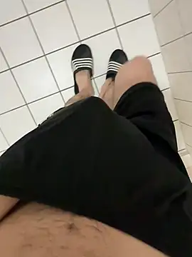 Snapshot of Dicksxd chatting on 04/05/26, 07:38 Dicksxd online show from 04/05/26, 07:38