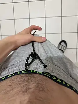 Snapshot of Dicksxd chatting on 04/17/26, 03:15 Dicksxd online show from 04/17/26, 03:15