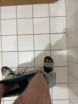 Snapshot of Dicksxd chatting on 04/18/26, 08:18 Dicksxd online show from 04/18/26, 08:18