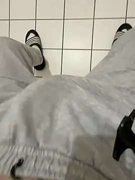 Snapshot of Dicksxd chatting on 04/18/26, 09:48 Dicksxd online show from 04/18/26, 09:48