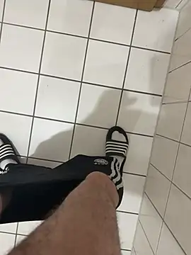 Snapshot of Dicksxd chatting on 04/23/26, 10:01 Dicksxd online show from 04/23/26, 10:01