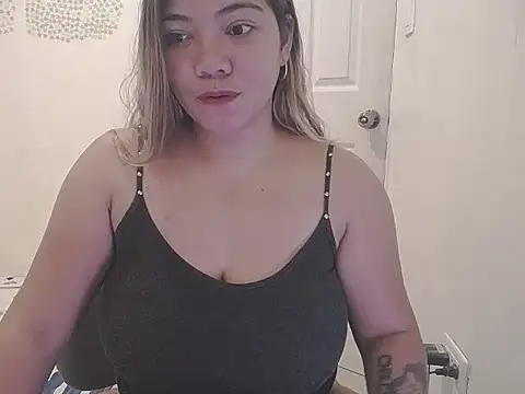 briannalove222 online show from 09/29/25, 01:33