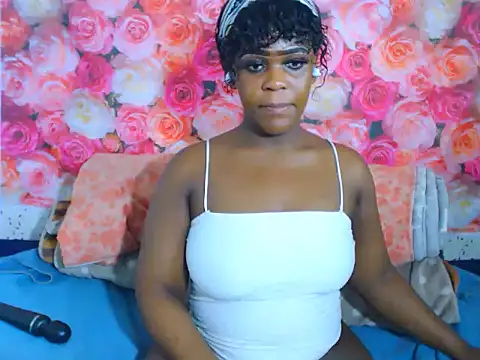 Snapshot of MiniMinaj chatting on 11/30/25, 06:56 MiniMinaj online show from 11/30/25, 06:56