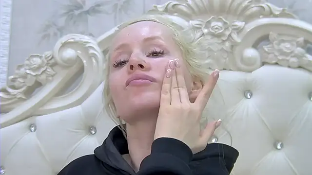 EllieFrosty  online show from 11/11/25, 12:43