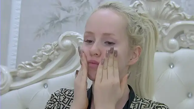 EllieFrosty  online show from 03/05/26, 01:45