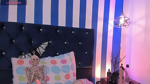 Snapshot of valeria_rouse28 chatting on 10/31/25, 05:36 valeria rouse28 online show from 10/31/25, 05:36