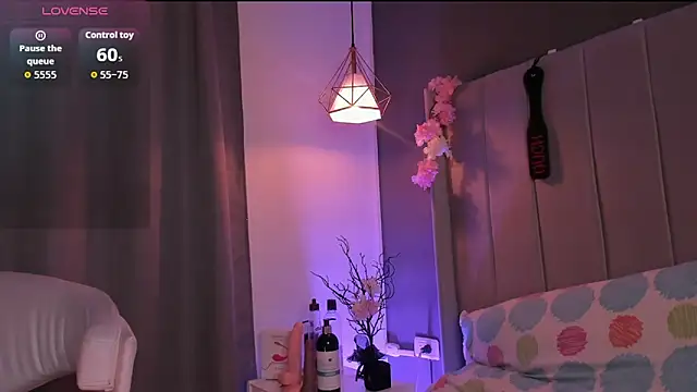 Snapshot of valeria_rouse28 chatting on 11/12/25, 11:47 valeria rouse28 online show from 11/12/25, 11:47