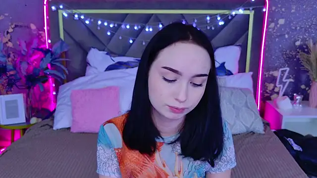 MonikaCarter online show from 10/16/25, 11:22