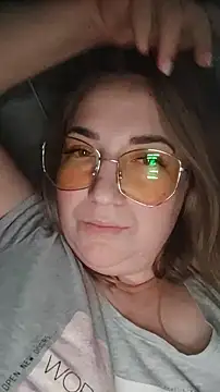 Snapshot of Kiss_Eva chatting on 12/31/24, 12:11 Kiss Eva online show from 12/31/24, 12:11