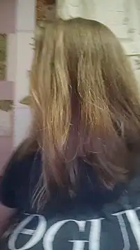 Snapshot of Kiss_Eva chatting on 01/05/25, 06:35 Kiss Eva online show from 01/05/25, 06:35