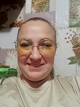 Snapshot of Kiss_Eva chatting on 09/15/25, 07:47 Kiss Eva online show from 09/15/25, 07:47