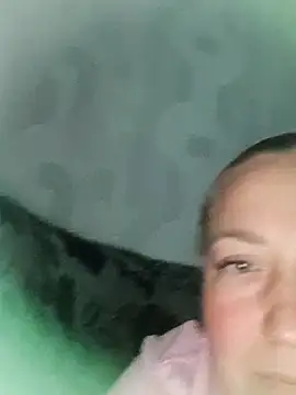 Snapshot of Kiss_Eva chatting on 09/30/25, 01:49 Kiss Eva online show from 09/30/25, 01:49