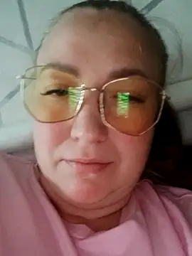 Snapshot of Kiss_Eva chatting on 10/01/25, 12:33 Kiss Eva online show from 10/01/25, 12:33