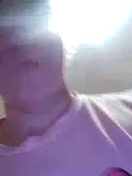 Snapshot of Kiss_Eva chatting on 10/15/25, 05:02 Kiss Eva online show from 10/15/25, 05:02