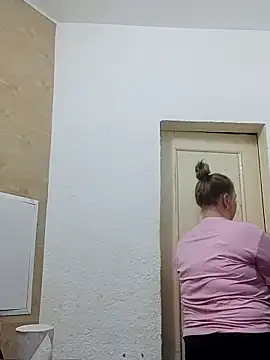 Snapshot of Kiss_Eva chatting on 11/04/25, 05:34 Kiss Eva online show from 11/04/25, 05:34