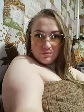 Snapshot of Kiss_Eva chatting on 11/25/25, 09:04 Kiss Eva online show from 11/25/25, 09:04