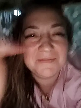 Snapshot of Kiss_Eva chatting on 12/21/25, 09:22 Kiss Eva online show from 12/21/25, 09:22