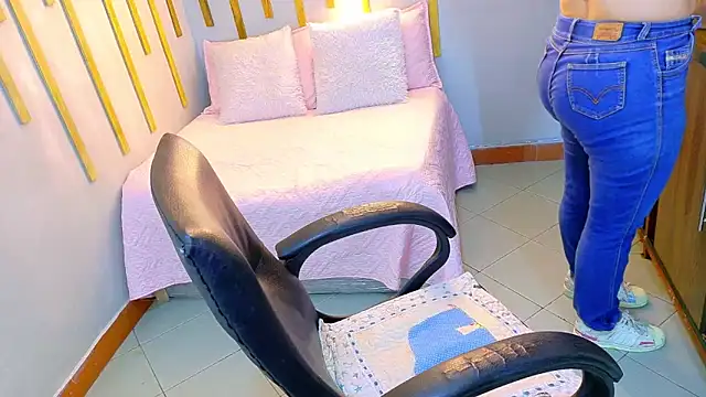 Angel saez online show from 11/25/25, 03:45