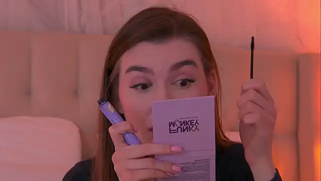 AshleyEvance online show from 04/17/26, 06:27