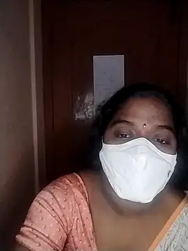 Snapshot of Megha_21 chatting on 10/01/25, 06:03 Megha 21 online show from 10/01/25, 06:03