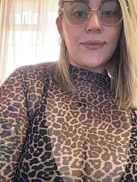 CurvyLust x online show from 12/17/25, 01:39