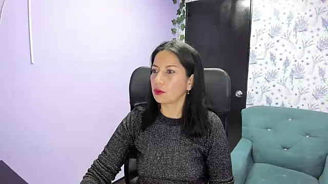 Megan Collinss  online show from 11/12/25, 01:22