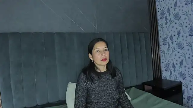 Megan Collinss  online show from 12/18/25, 12:00