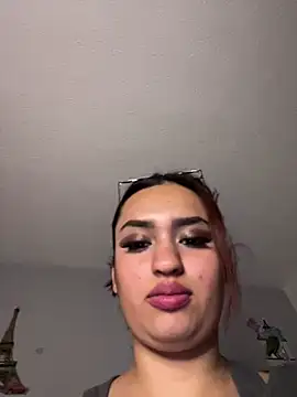 Snapshot of naomirouse_ chatting on 07/11/26, 04:04 naomirouse online show from 07/11/26, 04:04