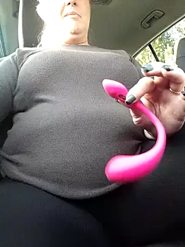 Snapshot of Trivia_magic chatting on 10/19/25, 02:50 Trivia magic online show from 10/19/25, 02:50