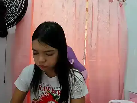 shy luna18 online show from 09/08/25, 05:12