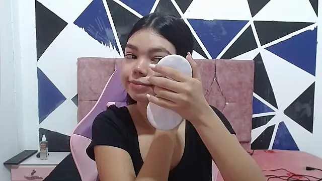 shy luna18 online show from 10/07/25, 12:35