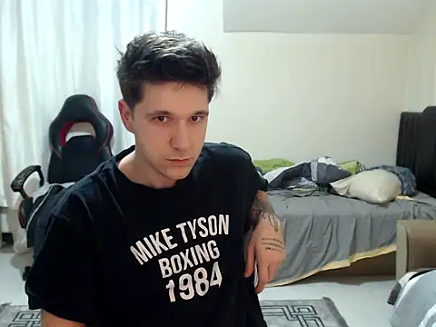 Snapshot of 2handsomemann chatting on 02/09/26, 06:23 2handsomemann online show from 02/09/26, 06:23