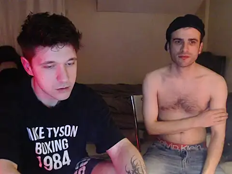 Snapshot of 2handsomemann chatting on 04/15/26, 08:20 2handsomemann online show from 04/15/26, 08:20
