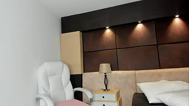 CandelaMartineez online show from 10/13/25, 06:41