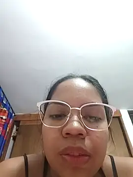 Snapshot of CloeeHills_ chatting on 09/13/25, 12:32 CloeeHills  online show from 09/13/25, 12:32
