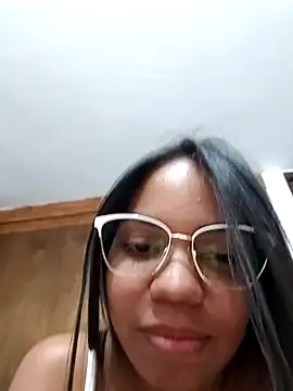 Snapshot of CloeeHills_ chatting on 10/01/25, 04:29 CloeeHills  online show from 10/01/25, 04:29